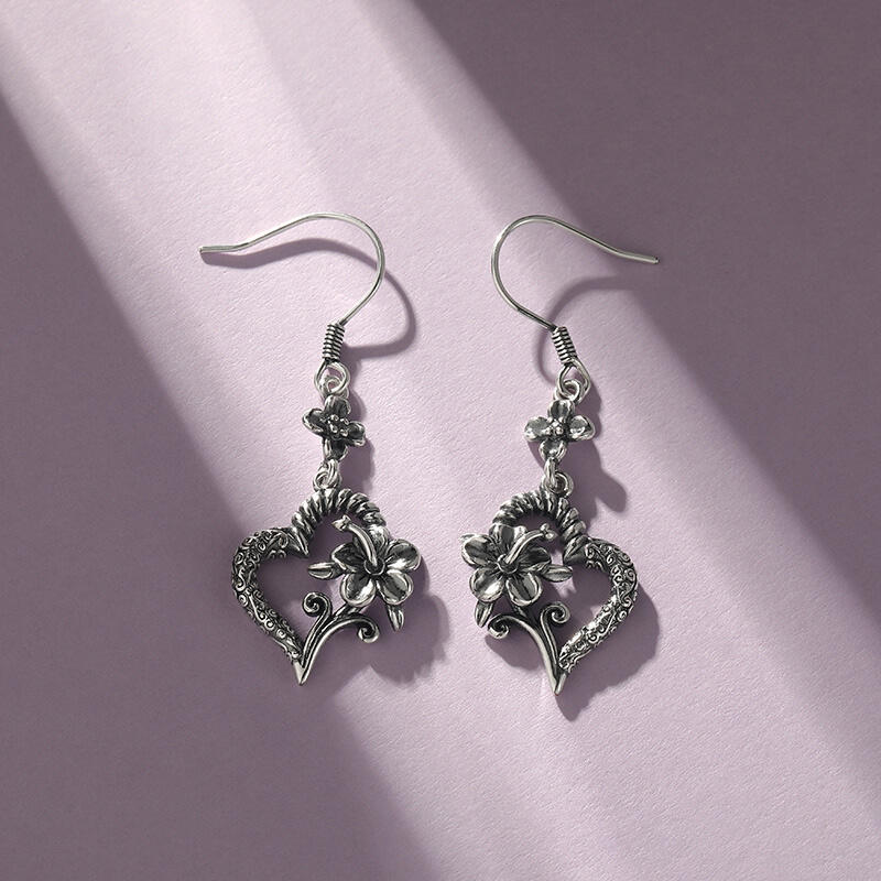 Jeulia Pendientes con forma de corazón de hibisco de plata de ley