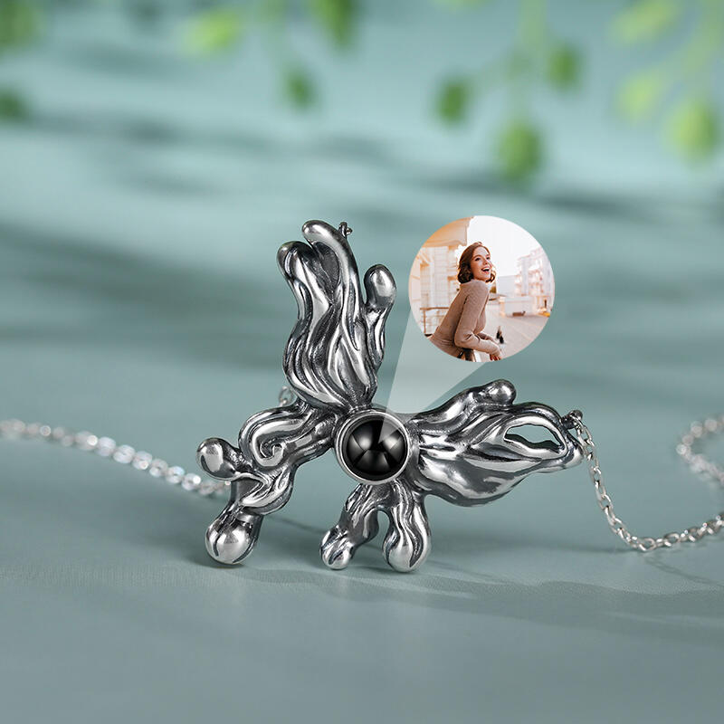 Jeulia バタフライ 蝶デザイン 写真 入り 投影 シルバー ネックレス