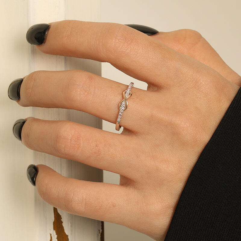Jeulia Anillo de Compromiso con Nudo Infinito de Plata de Ley
