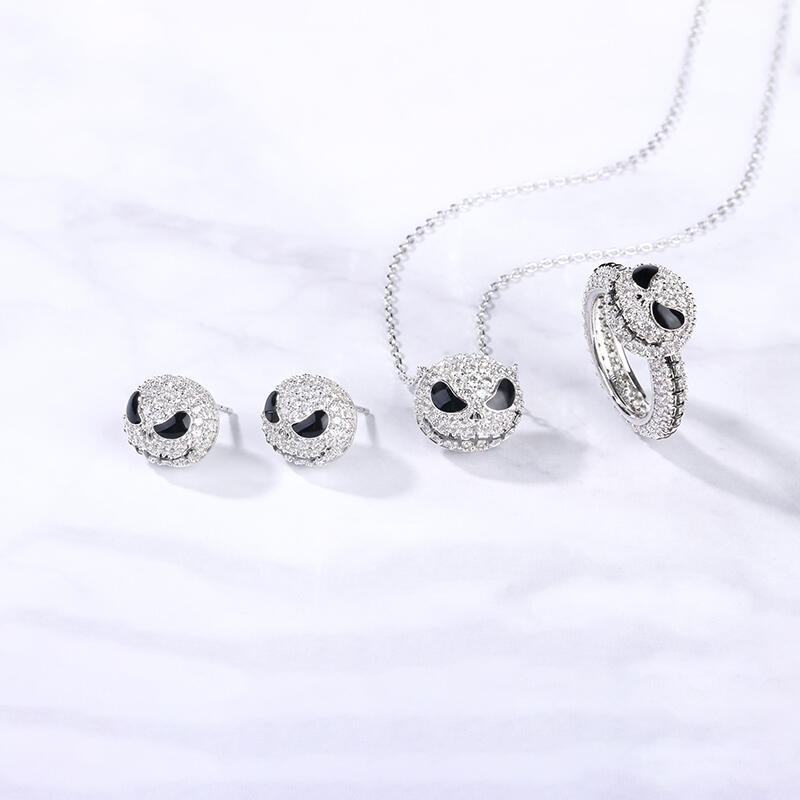 Jeulia "King of Halloween Town" Sterling Silver Skull Earrings
