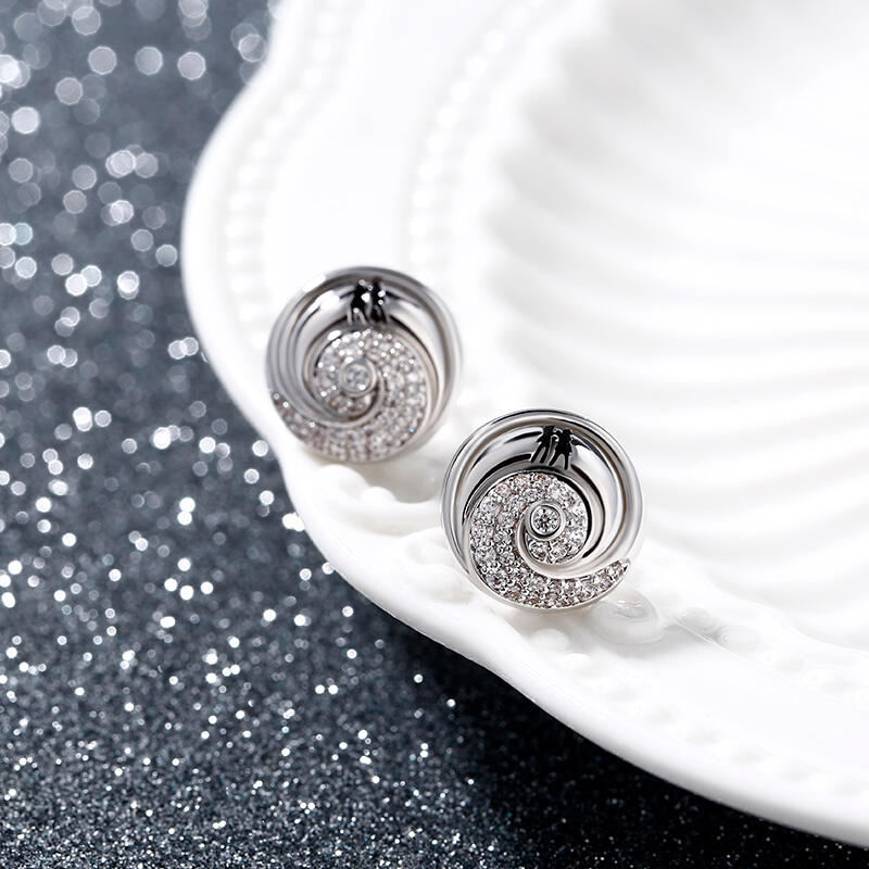 Jeulia "Romance in the Moonlight" Pendientes De Plata De Ley Con Diseño De Pareja De Calaveras