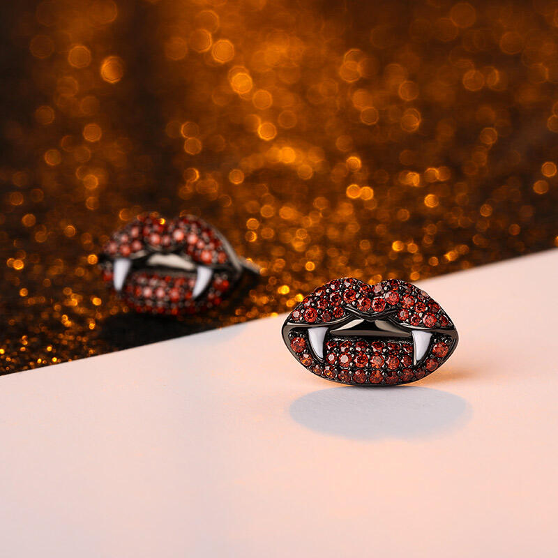 Jeulia "Vampire Lips" Sterling Silver Stud Earrings