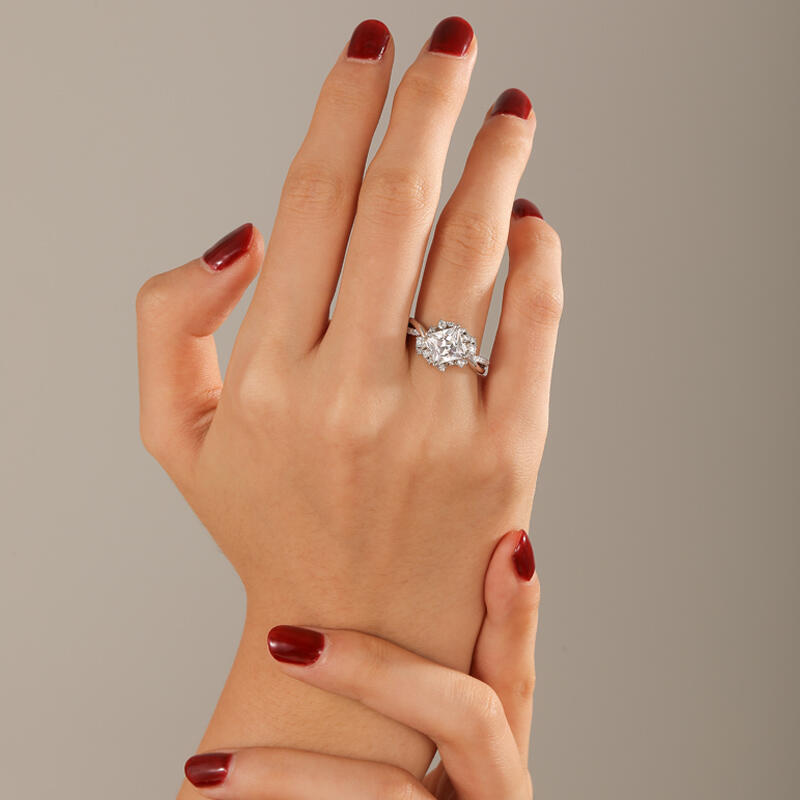 Jeulia Olivetta Twist Princess Cut Engagement Ring