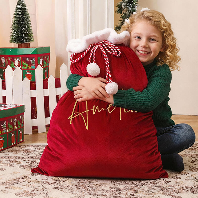 Personalisierte Weihnachtsgeschenktüten mit individuellen Namen für Kinder