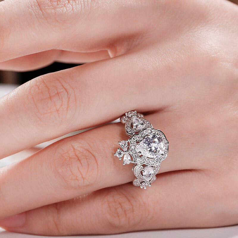 Jeulia rokokostilring i päronsnitt i sterlingsilver