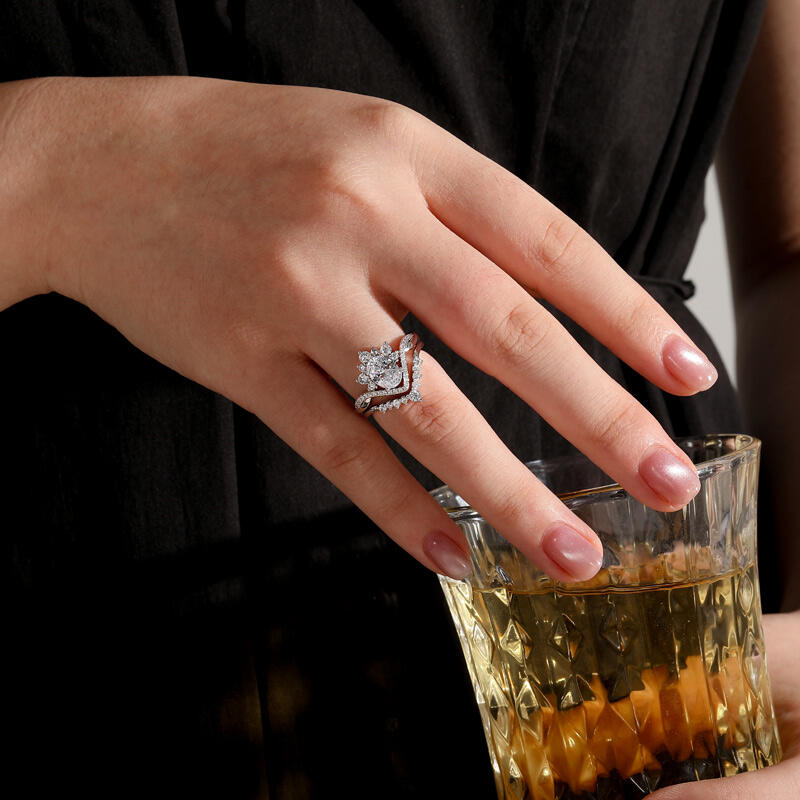 Jeulia Twisted Oval Halo Bridal Ring Set with Cluster Enhancer