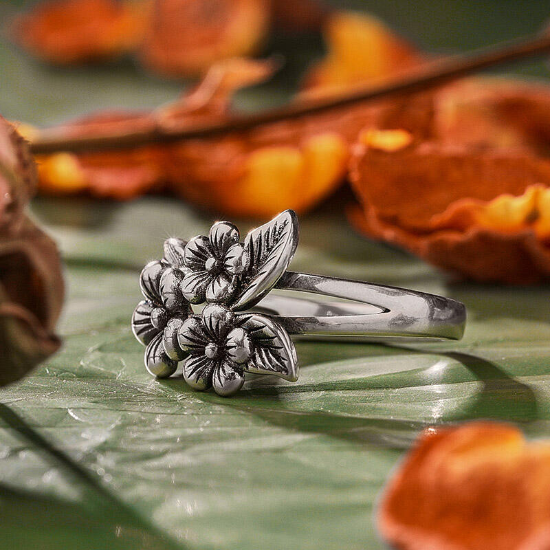 Jeulia "Flower and Leaf" Friendship Sterling Silver Ring