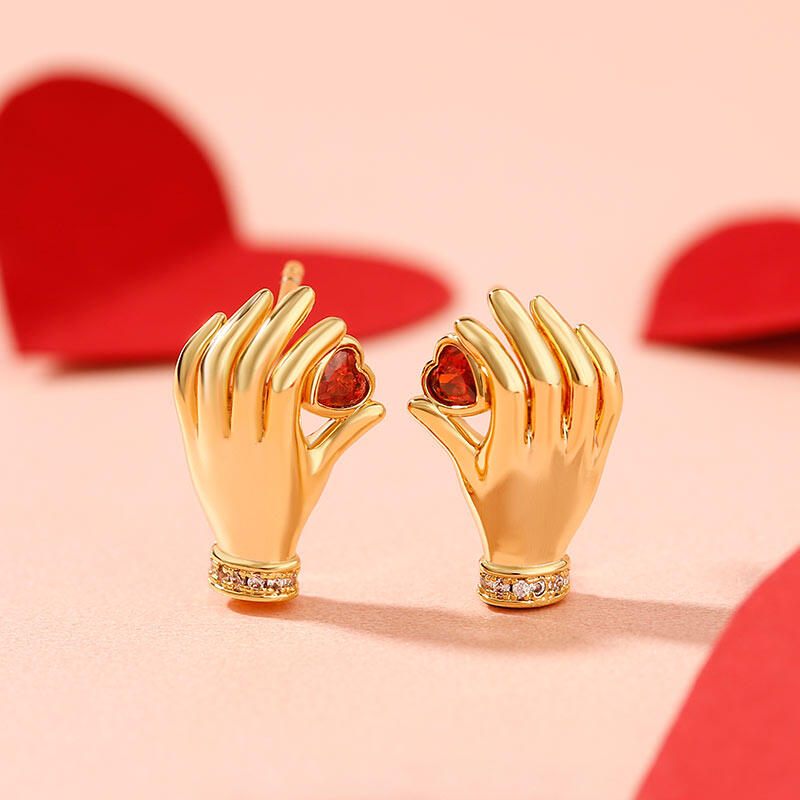 Jeulia "Catch Your Heart" Heart Cut Sterling Silver Stud Earrings