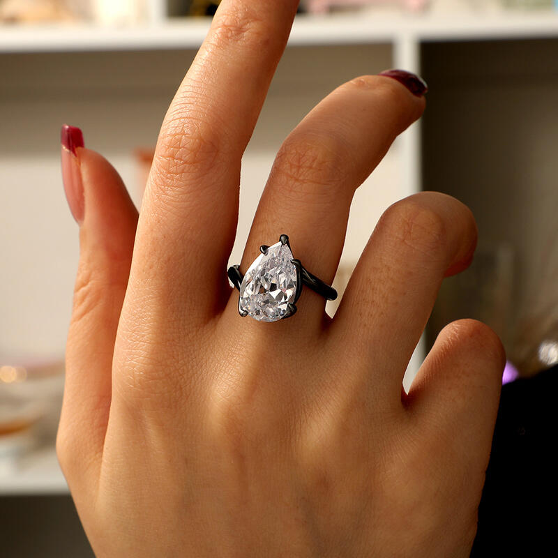 Jeulia Pierścionek Krój gruszki Czarny odcień Srebro próby 925