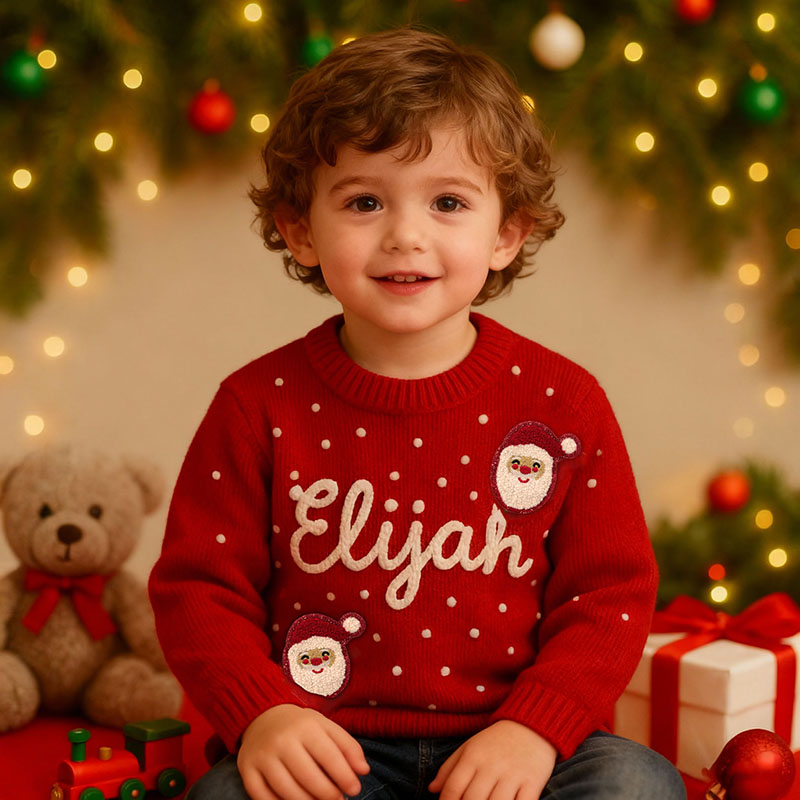 Suéter personalizado con nombre y adornos bonitos, ideal como regalo de Navidad.