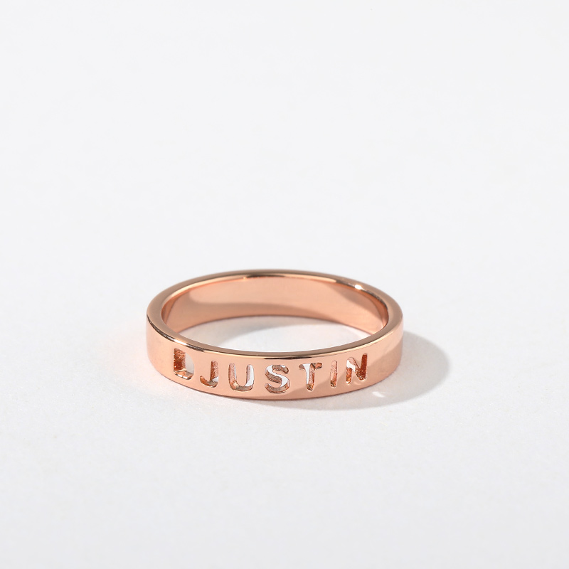 ネーム リング 透かし彫り