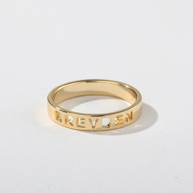 ネーム リング 透かし彫り