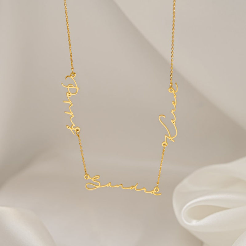 Personligt namnhalsband Unik julklapp till vänner