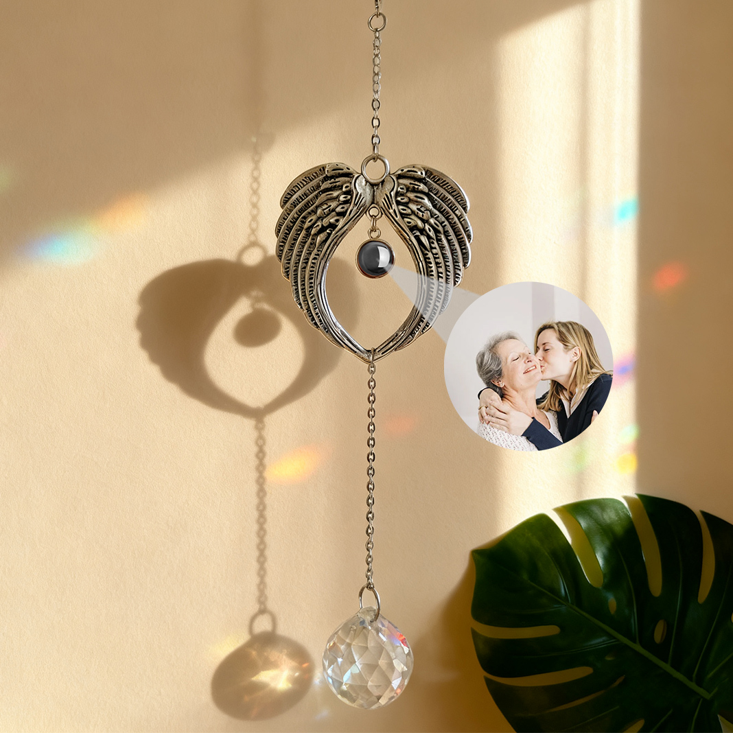 Colgante con imagen de proyección personalizada con alas, regalo conmemorativo para seres queridos.