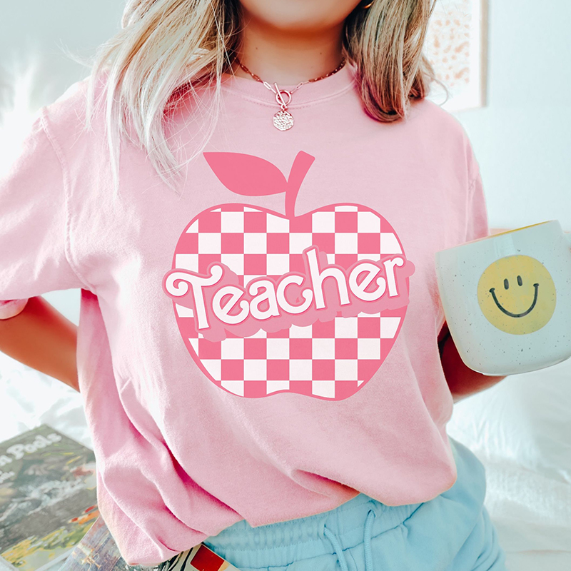 Personalized T-shirt Checkered Pink Apple Teacher Design Back To School Gift for Teachers