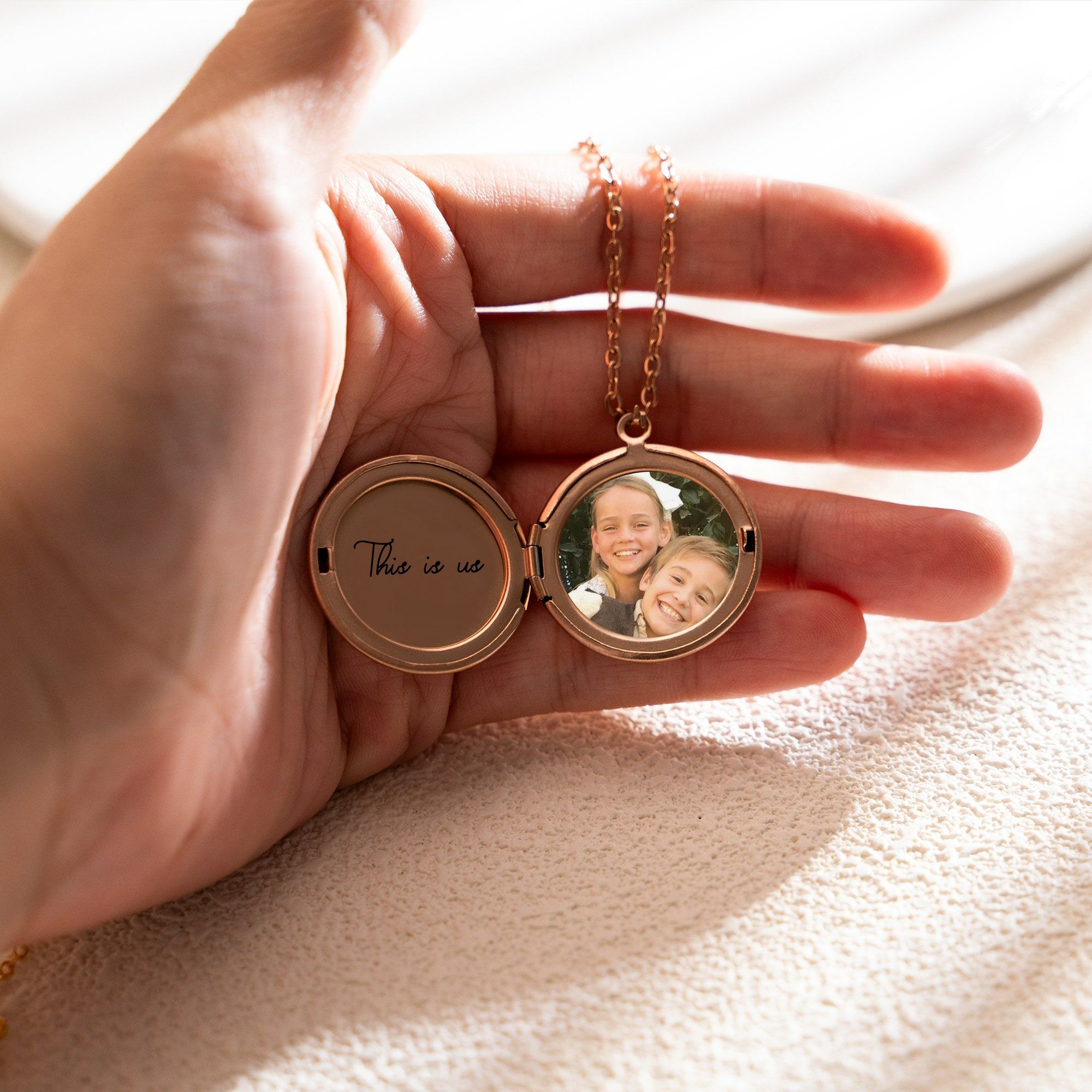 Personalized Round Photo Necklace With Birthday Flower Warm Gift For Birthday
