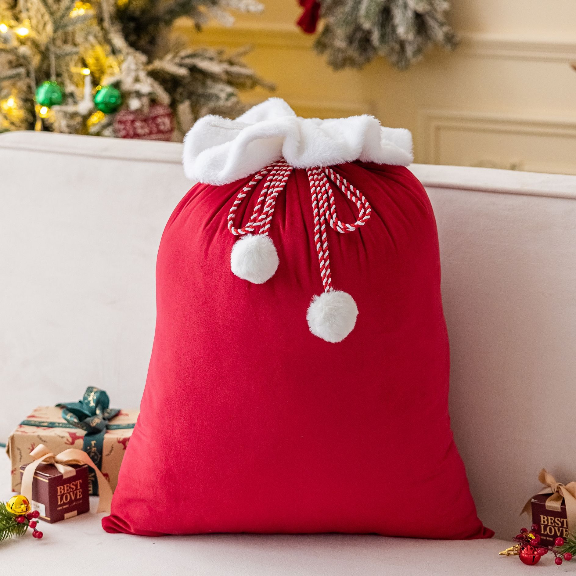 Personalisierte Weihnachtsgeschenktüten mit individuellen Namen für Kinder