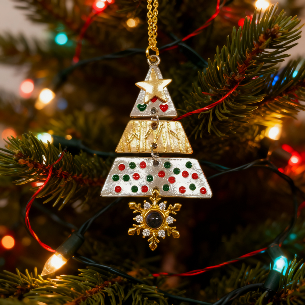 Personalisierte Weihnachtsbaum-Projektionsbild-Halskette als Geschenk für Mädchen