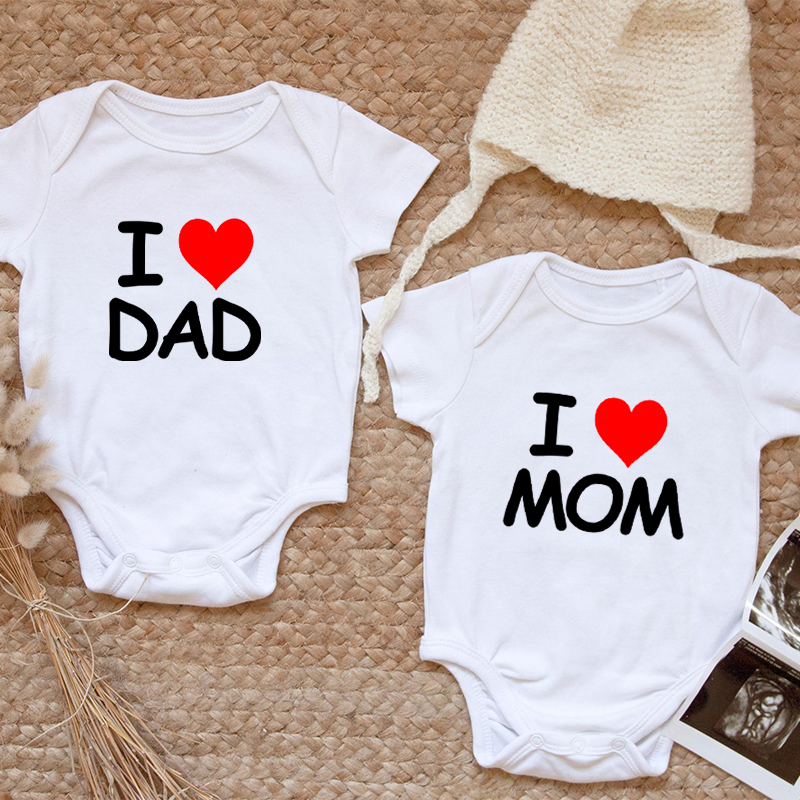 Body de bebé personalizado "Amo a papá y mamá", apodo personalizado, regalo único y cálido para baby shower para la familia
