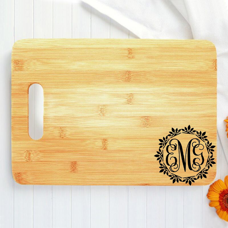 イニシャル モノグラム まな板 木製 カッティングボード 調理器具 無垢材