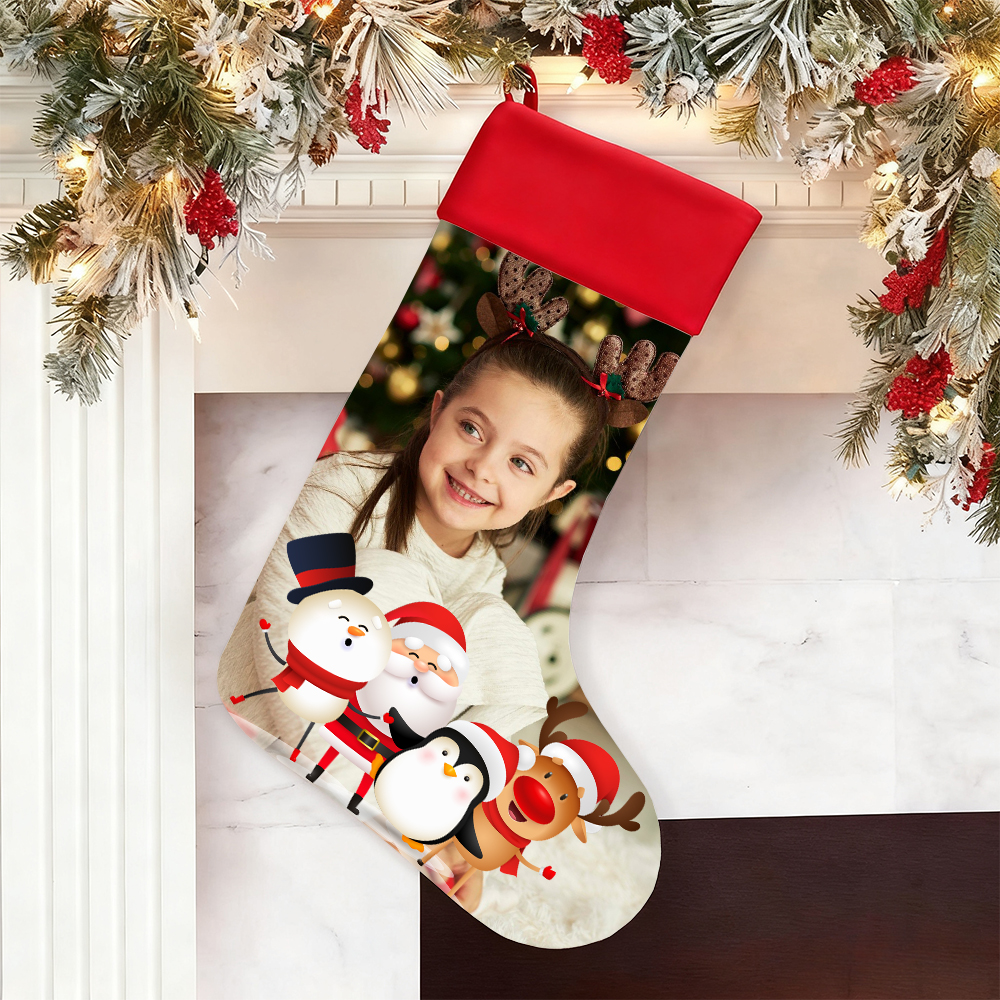 Personliga julstrumpor med egna foton och seriefigurer för barn