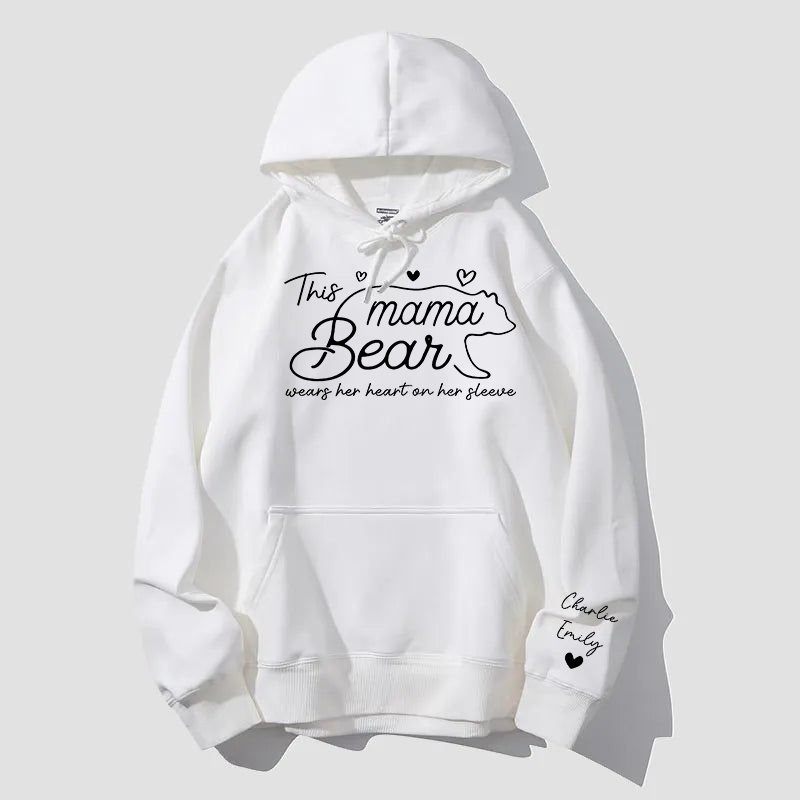 Sweat à capuche personnalisé Mama Bear Wears Her Heart On Her Sleeve Cadeau adorable pour la fête des mères