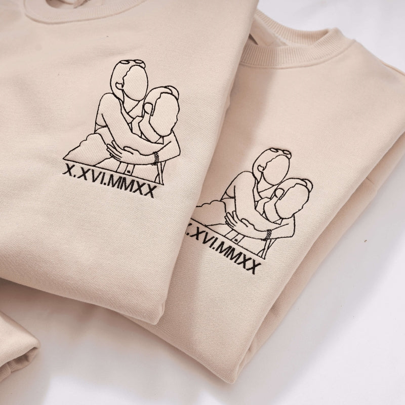 Personalisiertes Sweatshirt Individuell besticktes Paar Linienfoto und römische Zahl Datum Geschenk für Verliebte