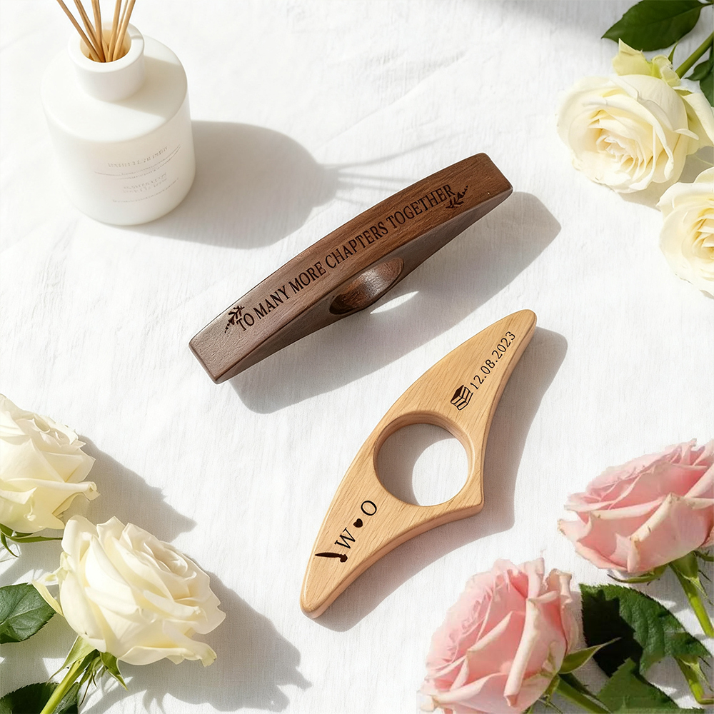 Personlig bokhållare Tumme Bokhållare Anpassade initialer Parpresent till årsdag