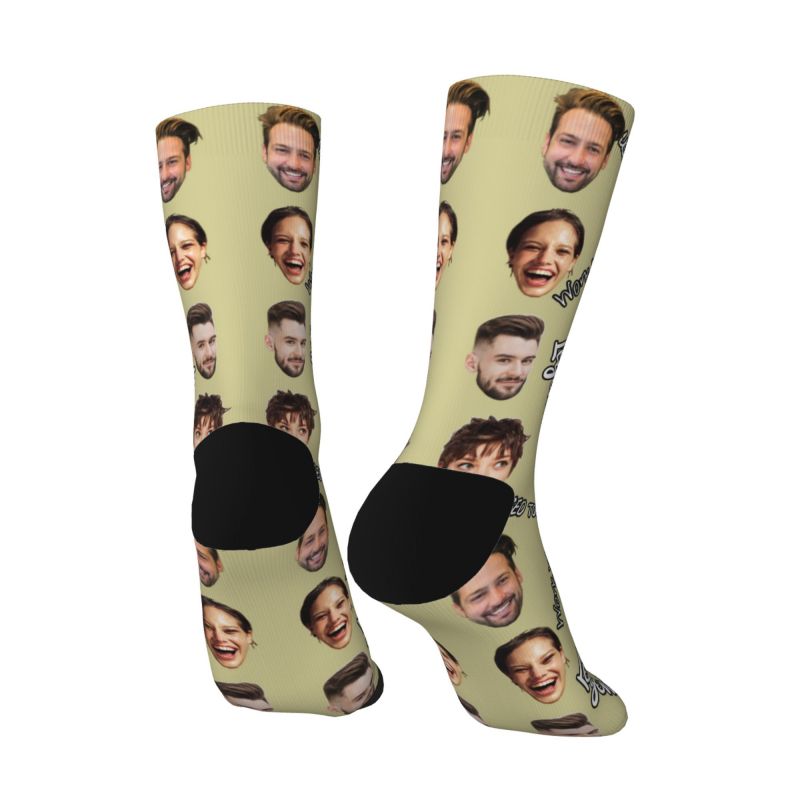 Los calcetines faciales personalizados pueden agregar 4 fotos como regalo para colegas