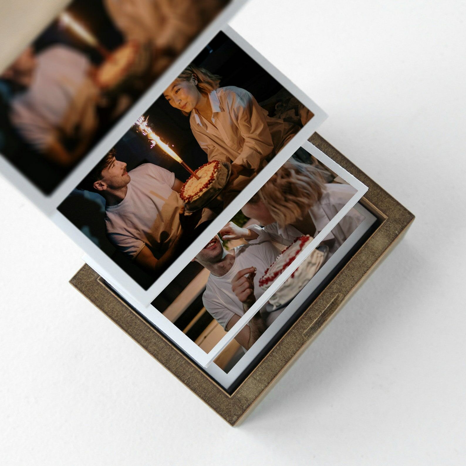 "Infinite Cycle of Love" Personlig träfotolåda Par Sweet Photo Album för jubileum