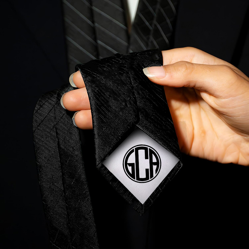 Individuelle Buchstaben-Krawatte Einfaches Geschenk für den lieben Ehemann