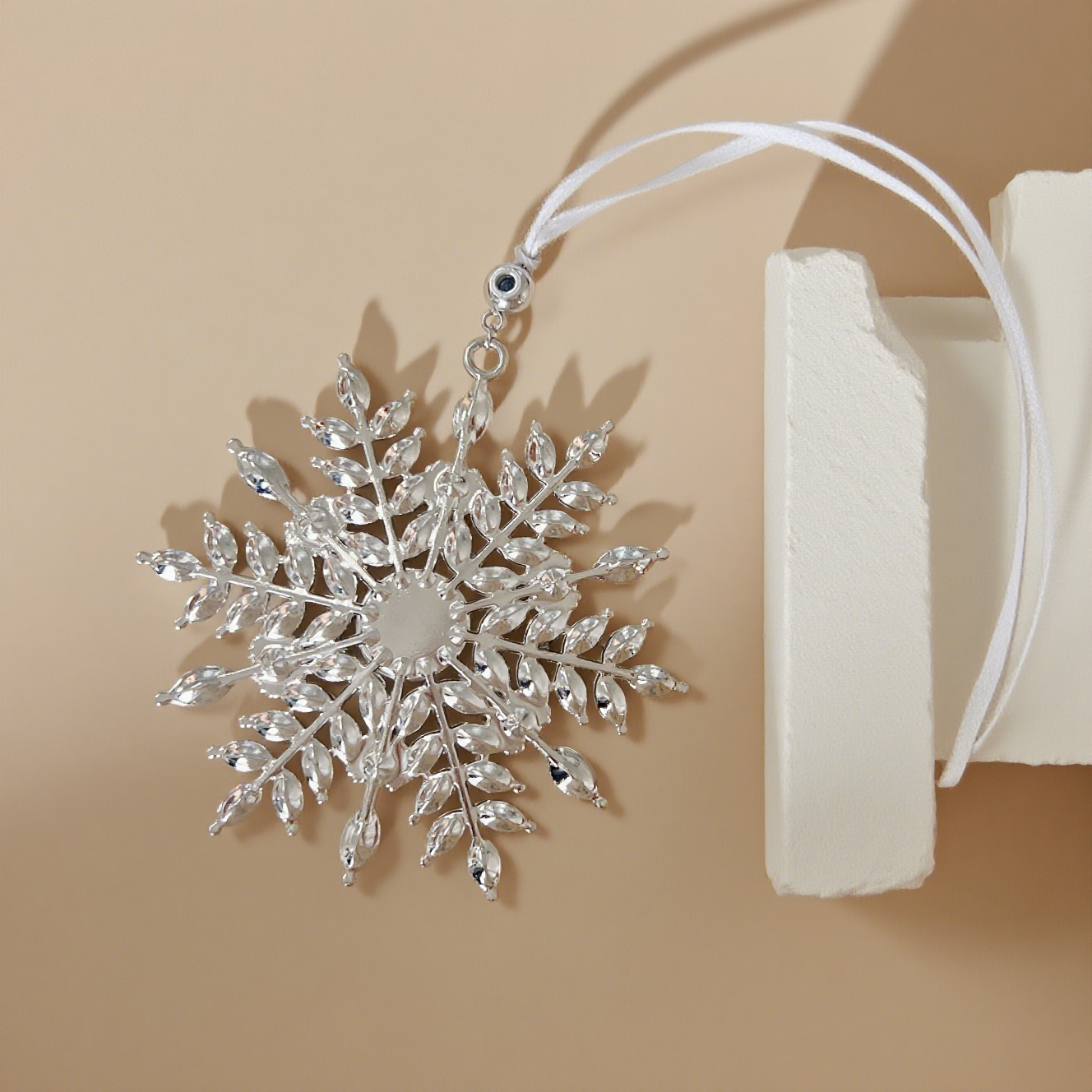 Ciondolo personalizzato con proiezione a forma di fiocco di neve e diamanti regalo natalizio per la famiglia