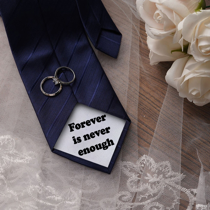 Individuell gestaltete Textkrawatte Perfektes Geschenk für Ihre Liebe