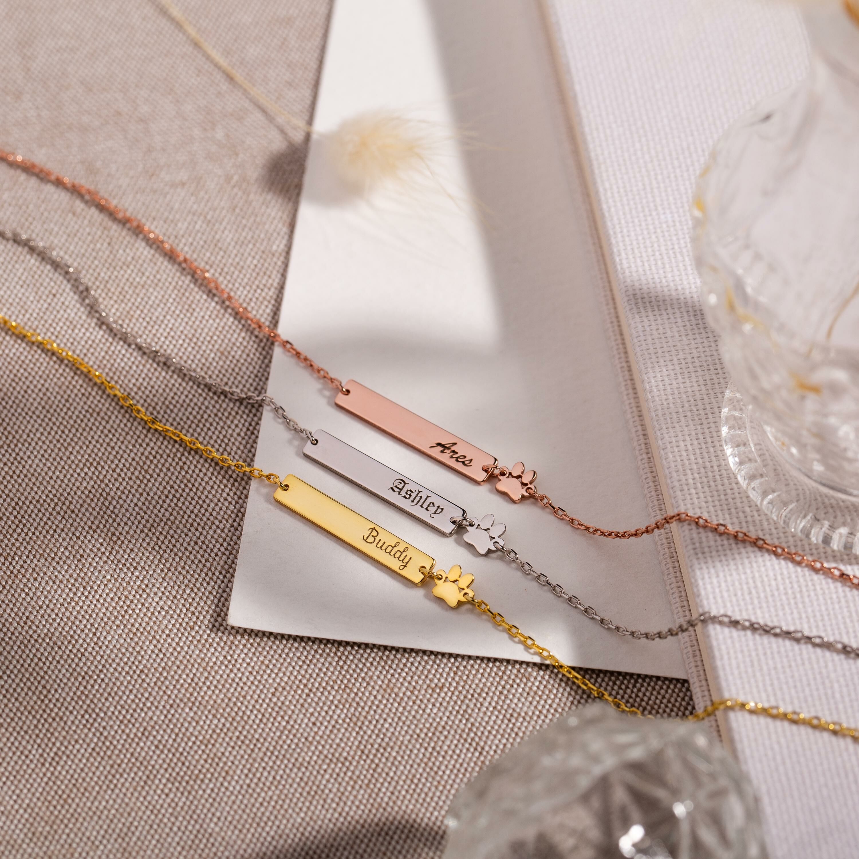 Pulsera de barra personalizada con nombre personalizado y garras, regalo para amantes de las mascotas.