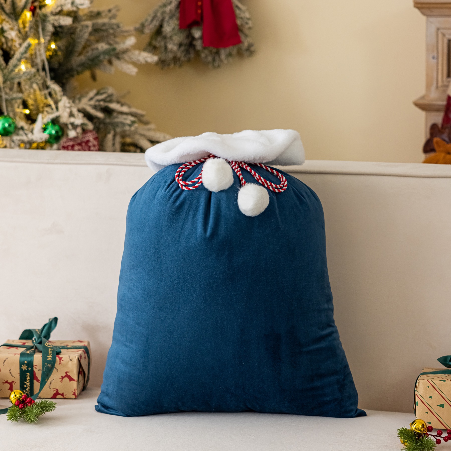 Personalisierte Weihnachtsgeschenktüten mit individuellen Namen für Kinder