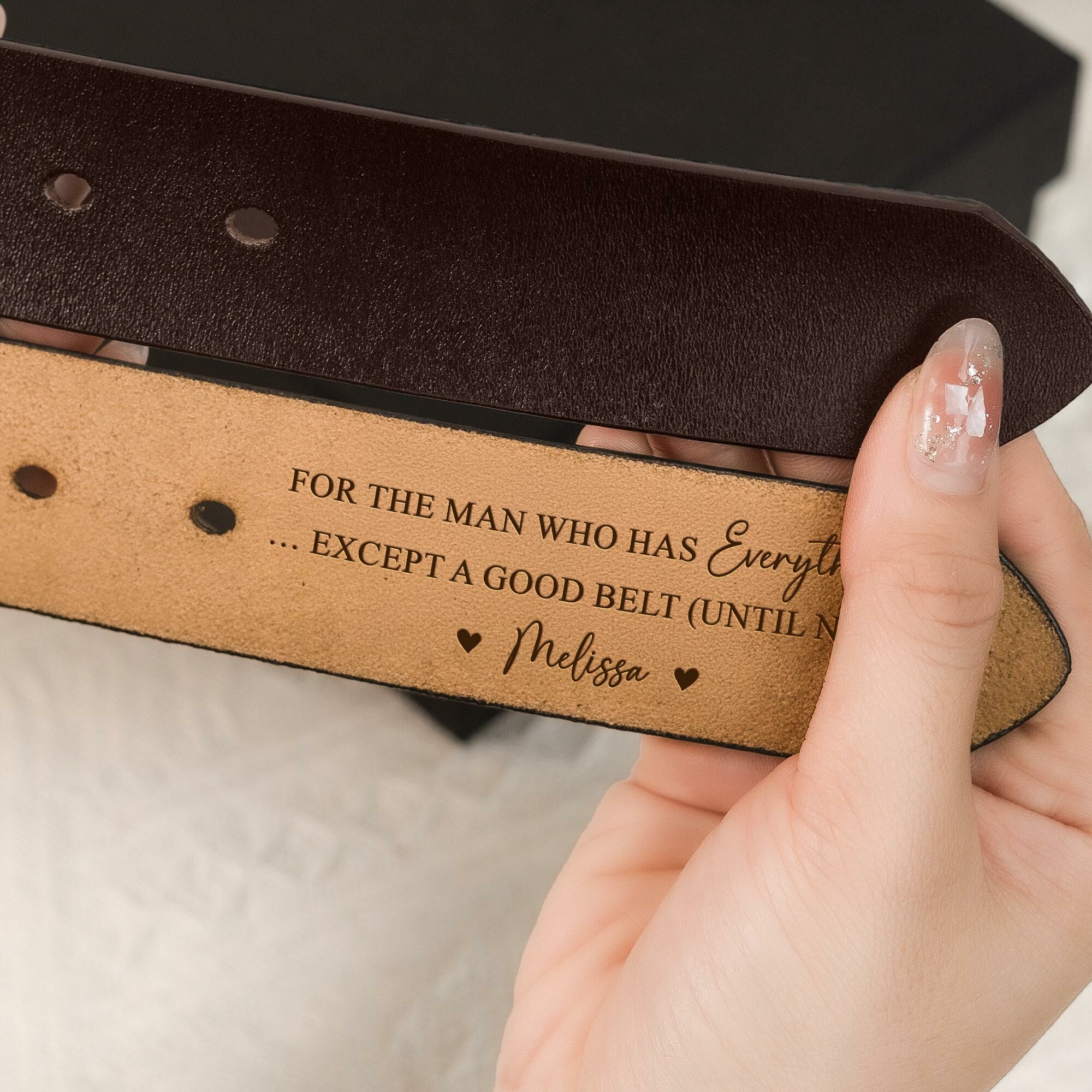 Individuell gestalteter Herrengürtel aus hochwertigem Echtleder zum Jahrestag für den Freund
