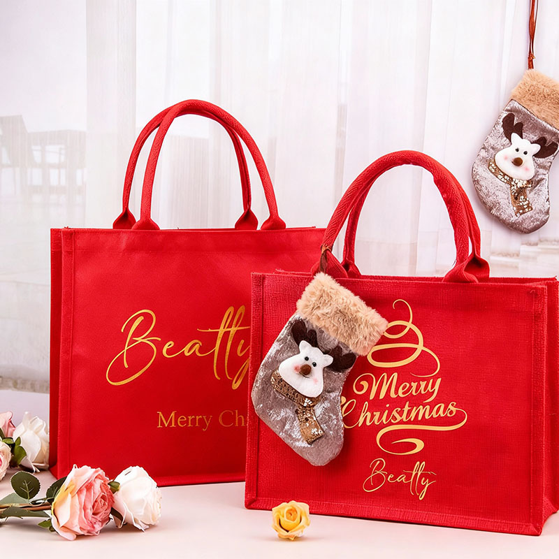 Bolsas de regalo navideñas personalizadas con nombre: un regalo especial para tu familia.