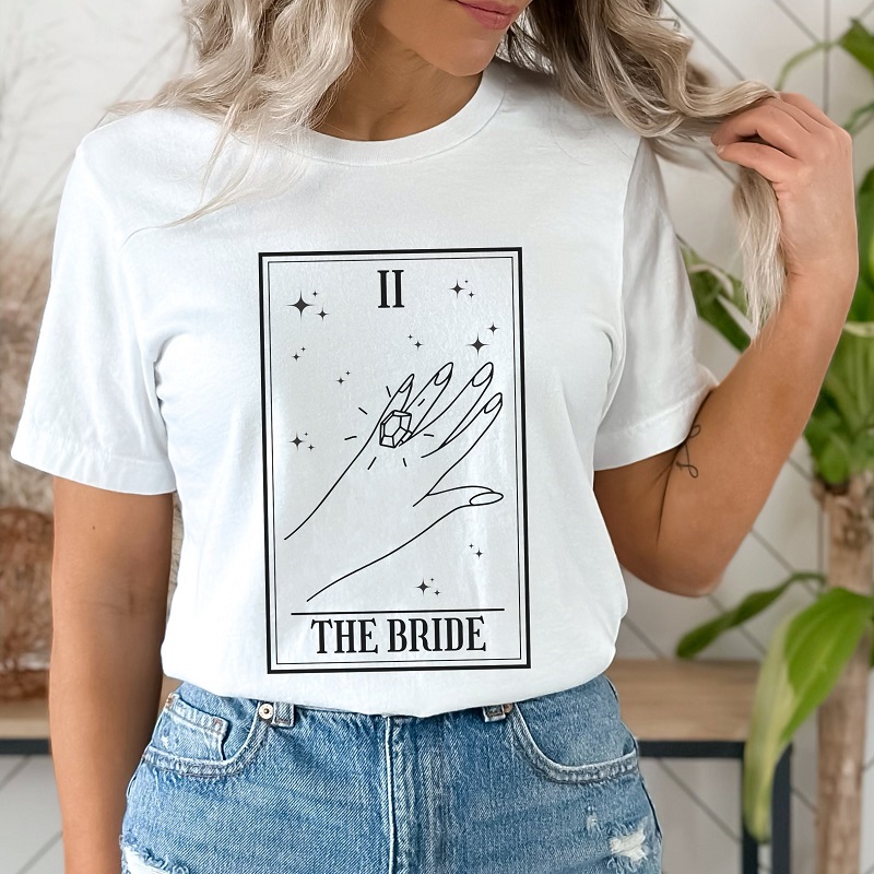 T-shirt personalizzata The Bride and Crew Tarot Card Design Regalo creativo per la festa della sposa