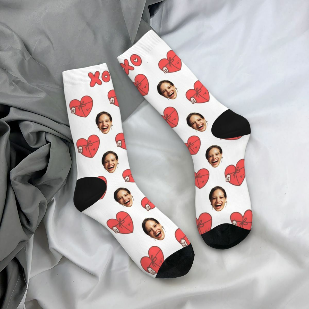 Chaussettes à visages personnalisées avec un motif de coeur comme cadeau pour votre femme