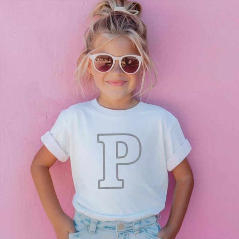 カスタマイズ キッズ向け 刺繍 Tシャツ イニシャル プレゼント
