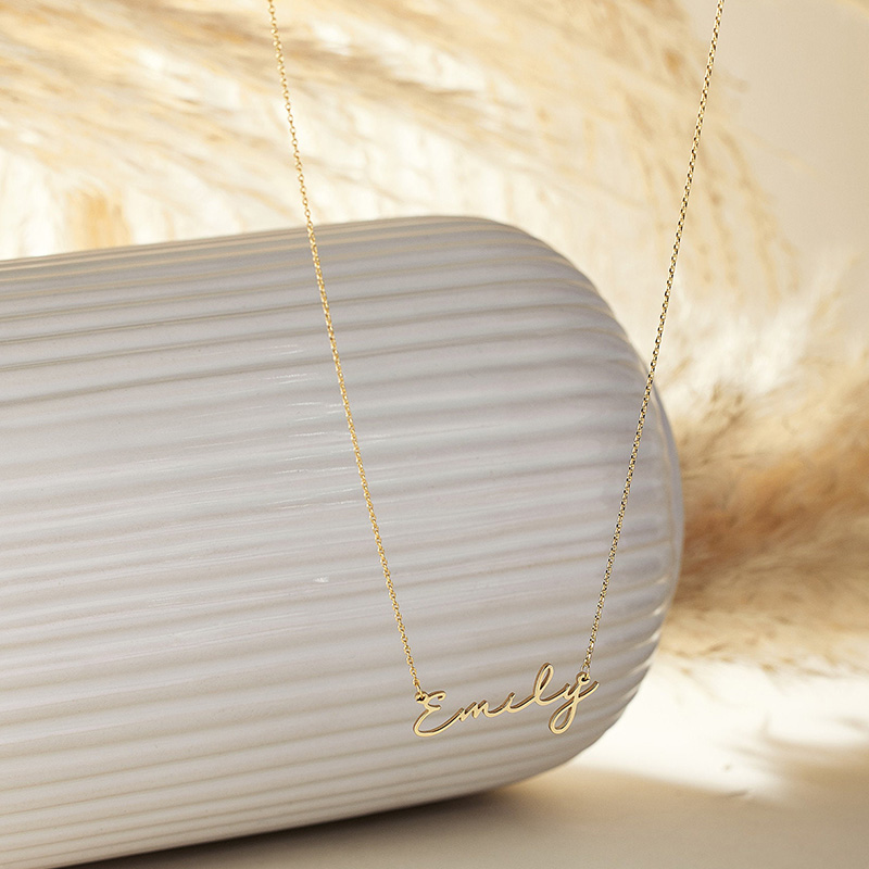 Spersonalizowany naszyjnik z imieniem Prosty prezent świąteczny dla rodziny