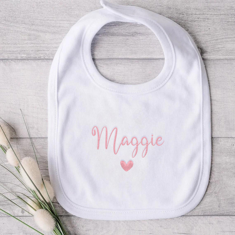 Bavaglino personalizzato con nome ricamato e motivo a cuori Regalo affettuoso per bambini