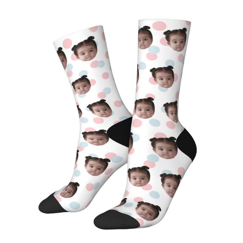 Calzini fotografici personalizzati in materiale traspirante con pois colorati per amici