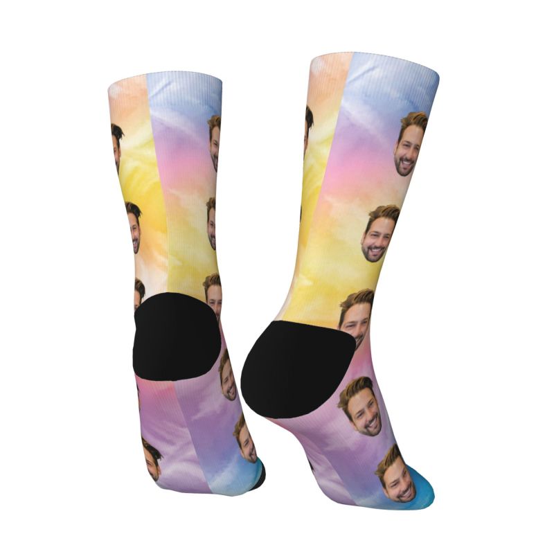 Calcetines de foto personalizados con teñido anudado de colores vibrantes para amigos