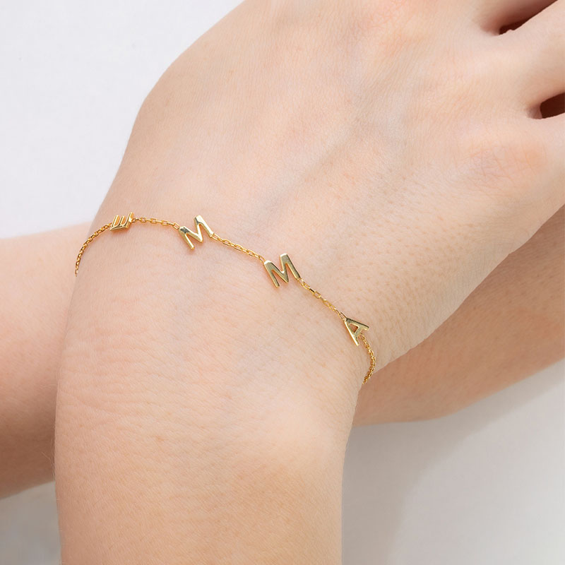 Spersonalizowana bransoletka z inicjałem serca dla żony