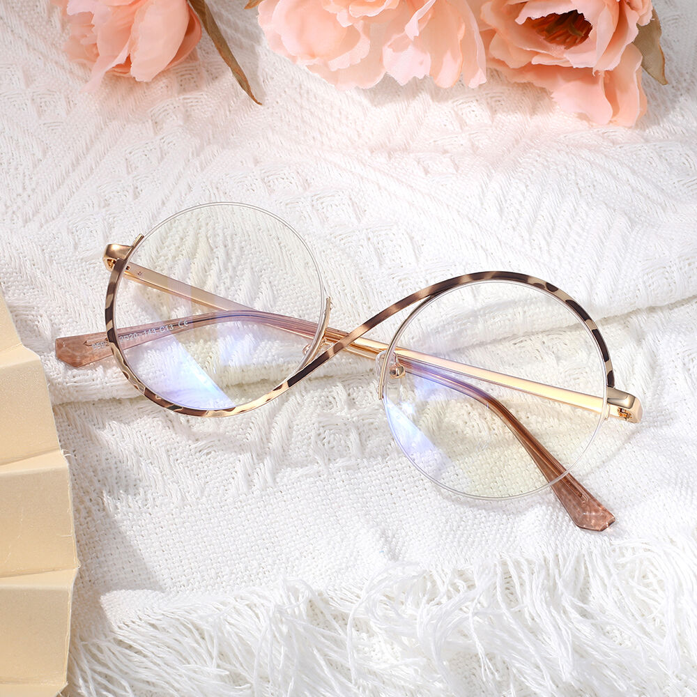 Hilary Round Leopard Glasses