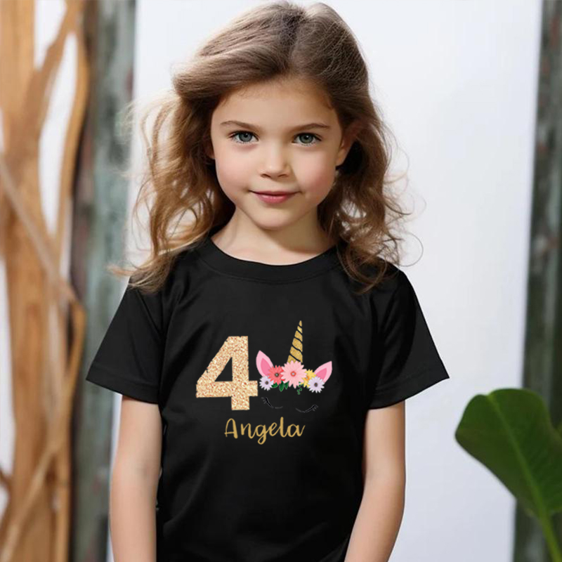 Maglietta per bambini personalizzata con nome ed età e motivo a unicorno