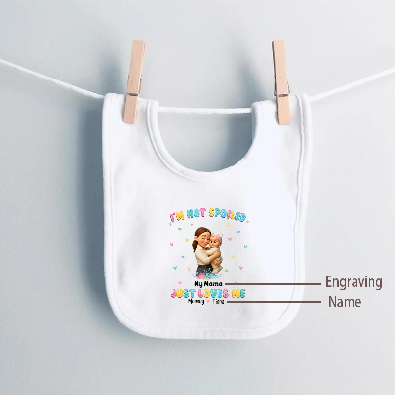 Bavoir personnalisé avec prénom et motif de cœurs colorés le meilleur cadeau pour les enfants