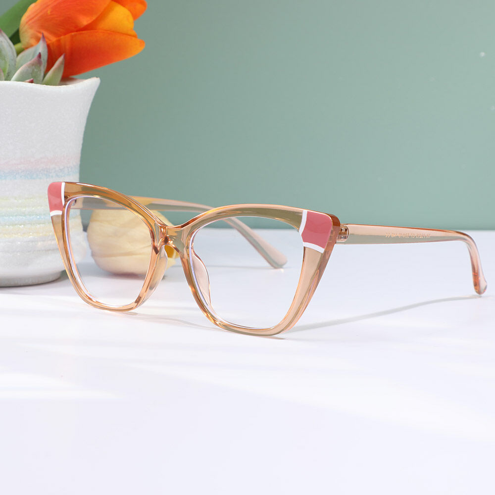 Xenia Cat Eye Champagne Glasses