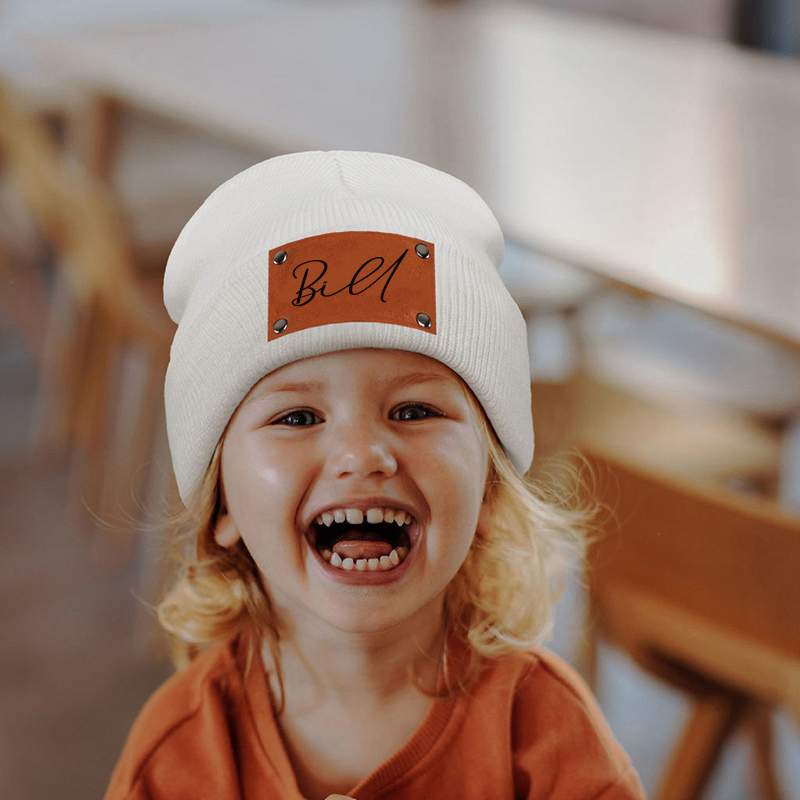 Gepersonaliseerde naam muts met mooi lettertype Creatief cadeau voor vrienden